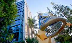  Disneyland Hotel Pool