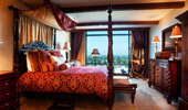 A vintage canopied 4-poster bed.