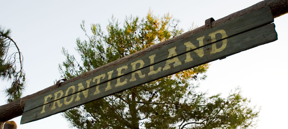 Frontierland Sign